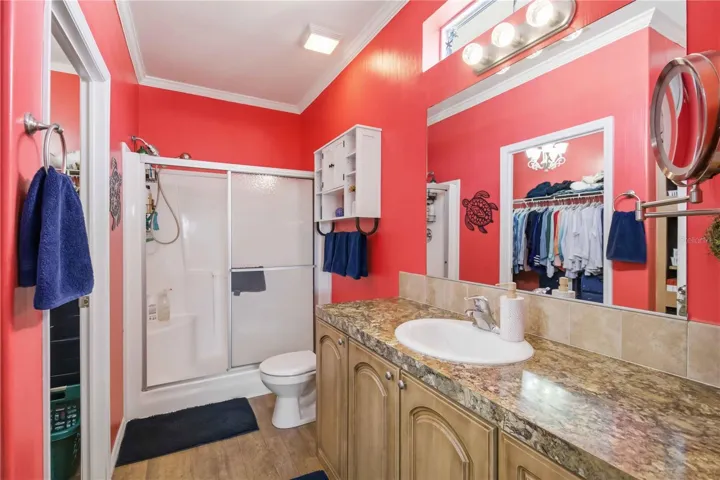 Cheery Primary bathroom.
