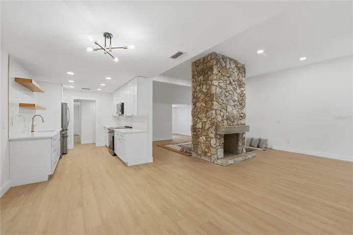 Dining room/kitchen