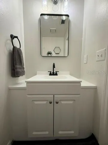 1/2 bath