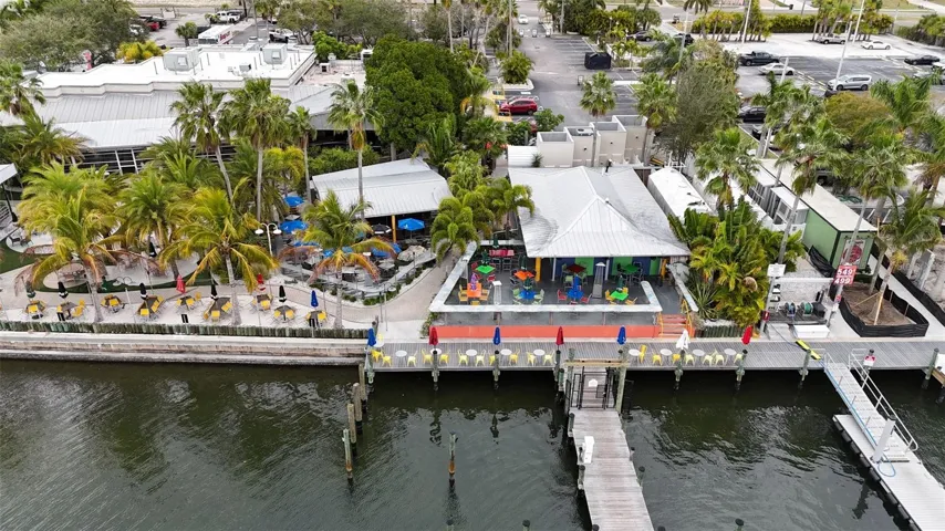 On the water dining options just minutes away!