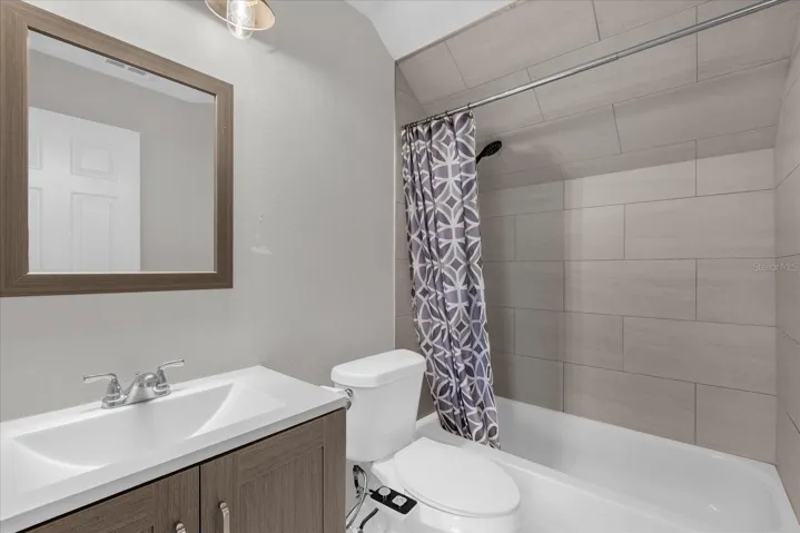 full bathroom, upstairs