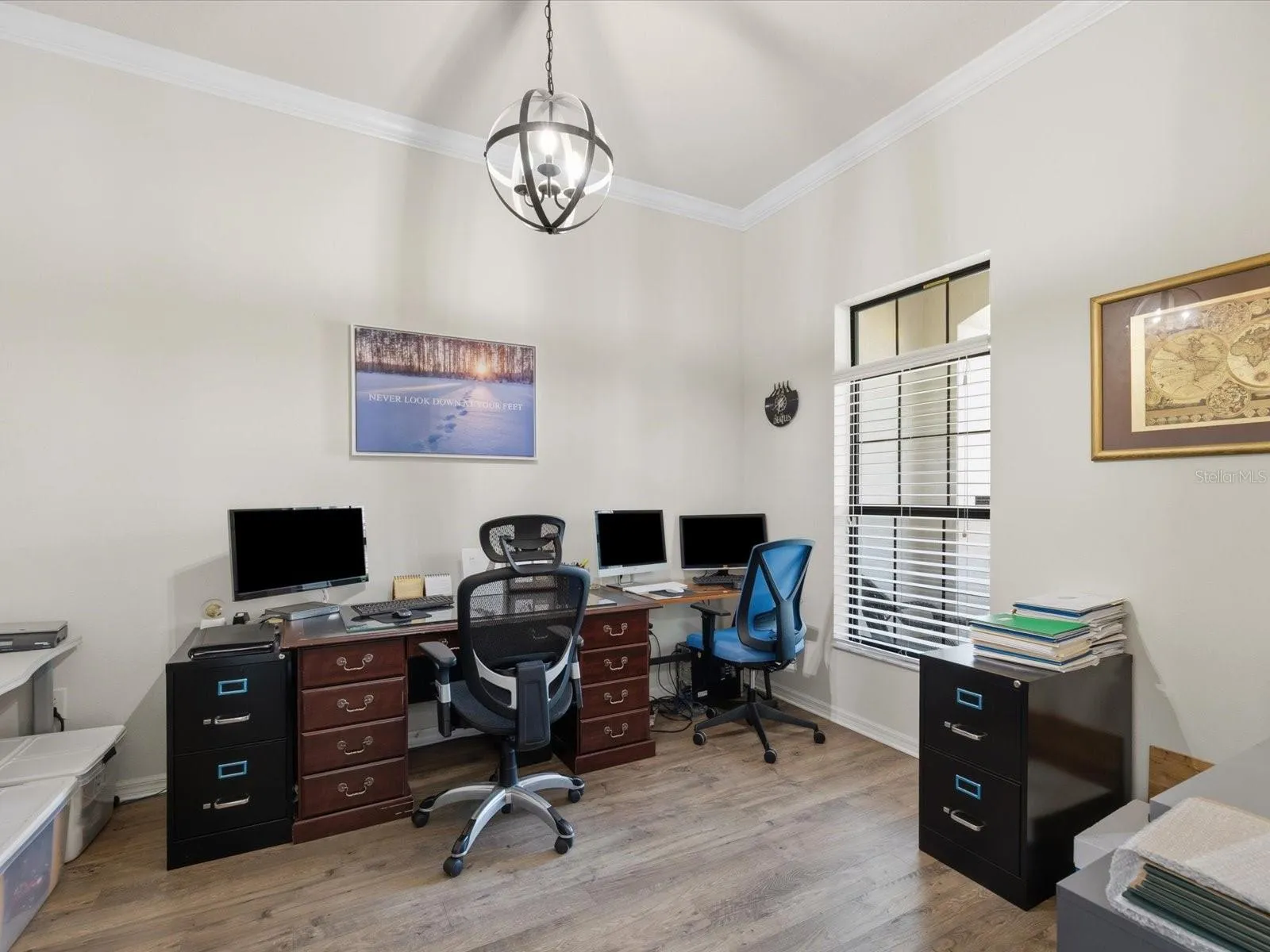 Office/den/fifth bedroom