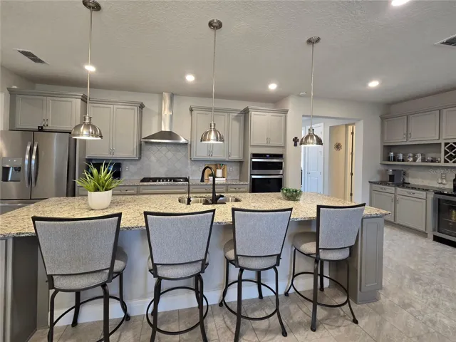 Nice Breakfast Bar seating for 4
