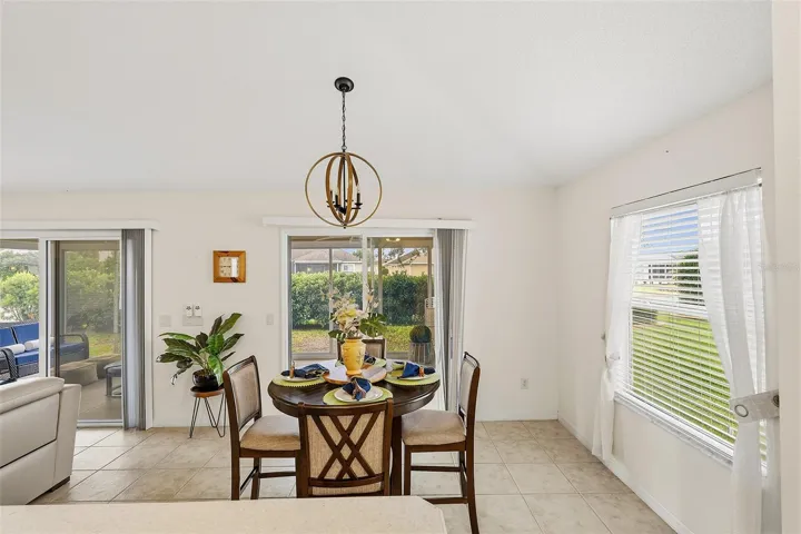 eat-in kitchen nook