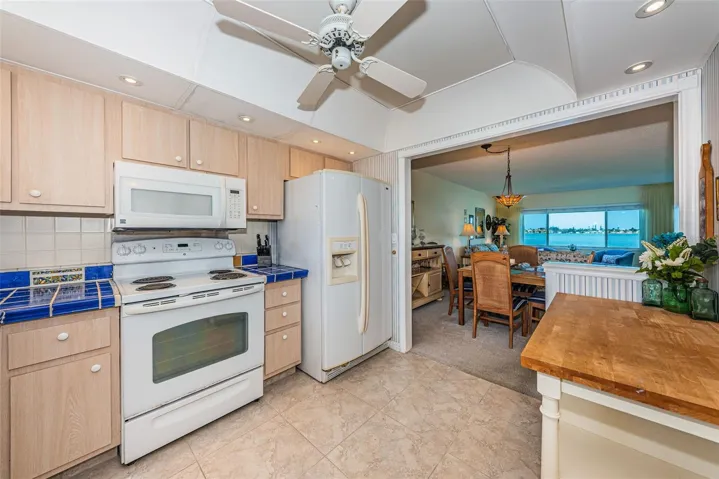 Open Kitchen