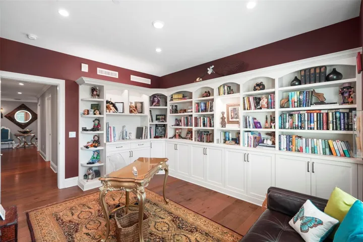 Office/3rd Bedroom