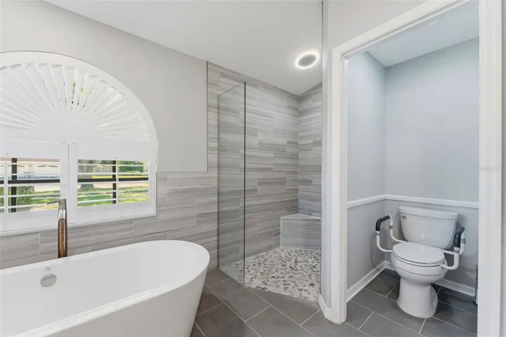 Master Bathroom - Tub/Shower Combination
