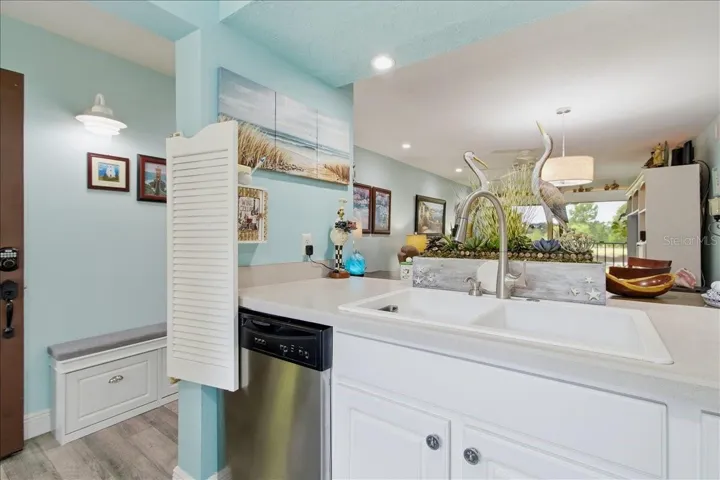 Kitchen/pass through