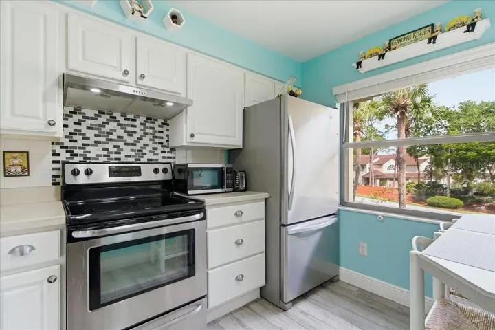 Kitchen/appliances