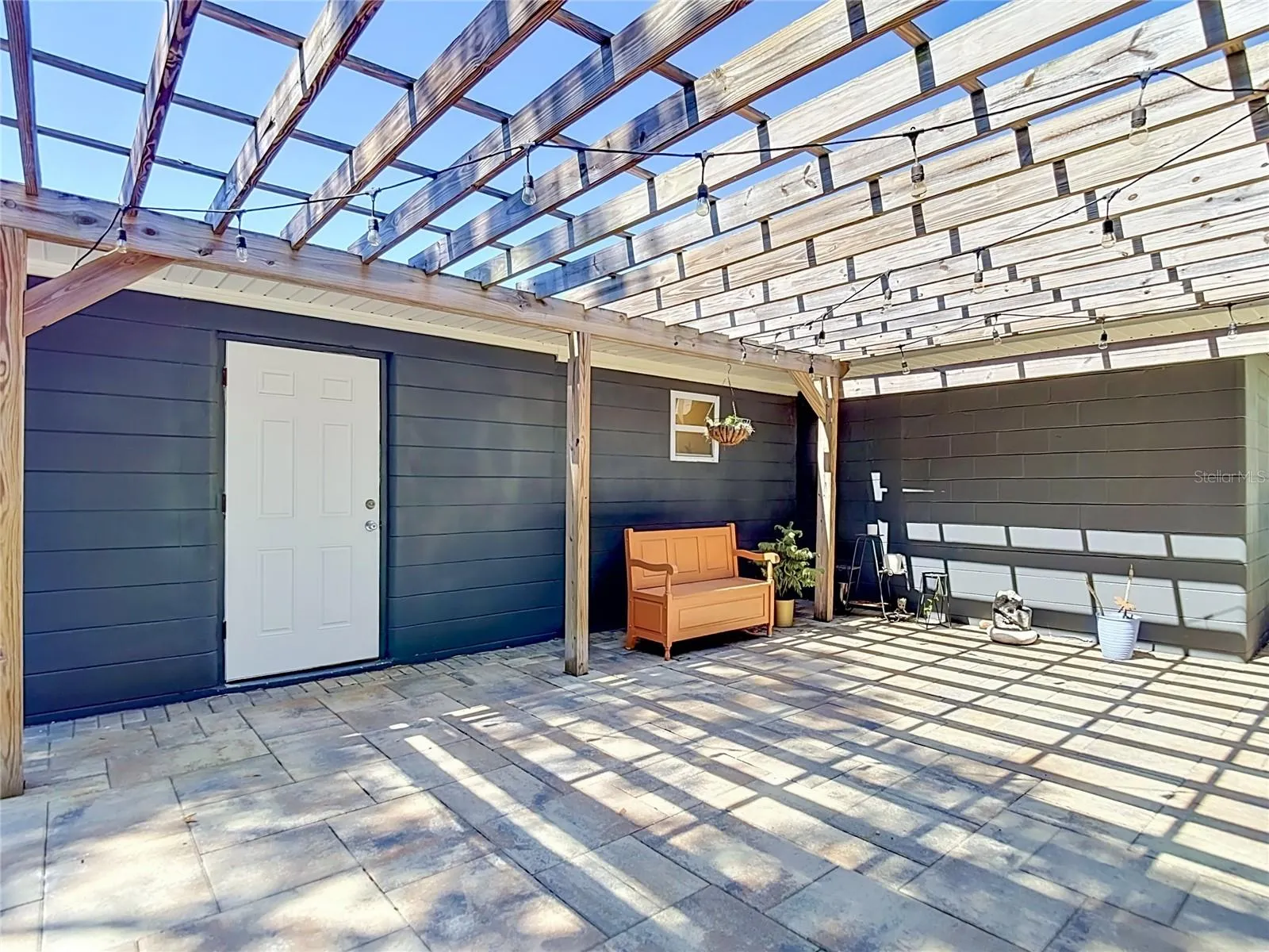 Outdoor Covered Entertaining Area