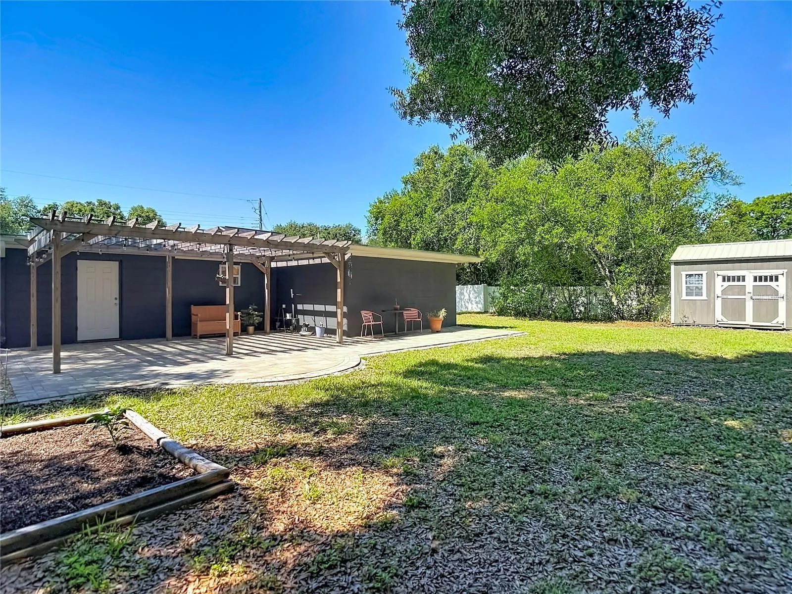 Huge Back Yard-All Fenced