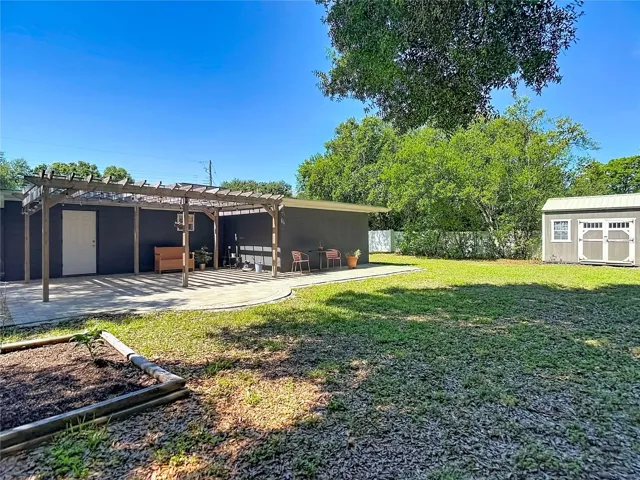 Huge Back Yard-All Fenced