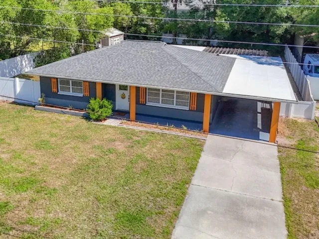 Huge Front Yard and Backyard too