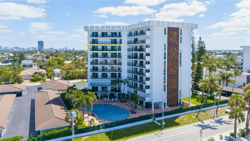 Eighth floor double-unit