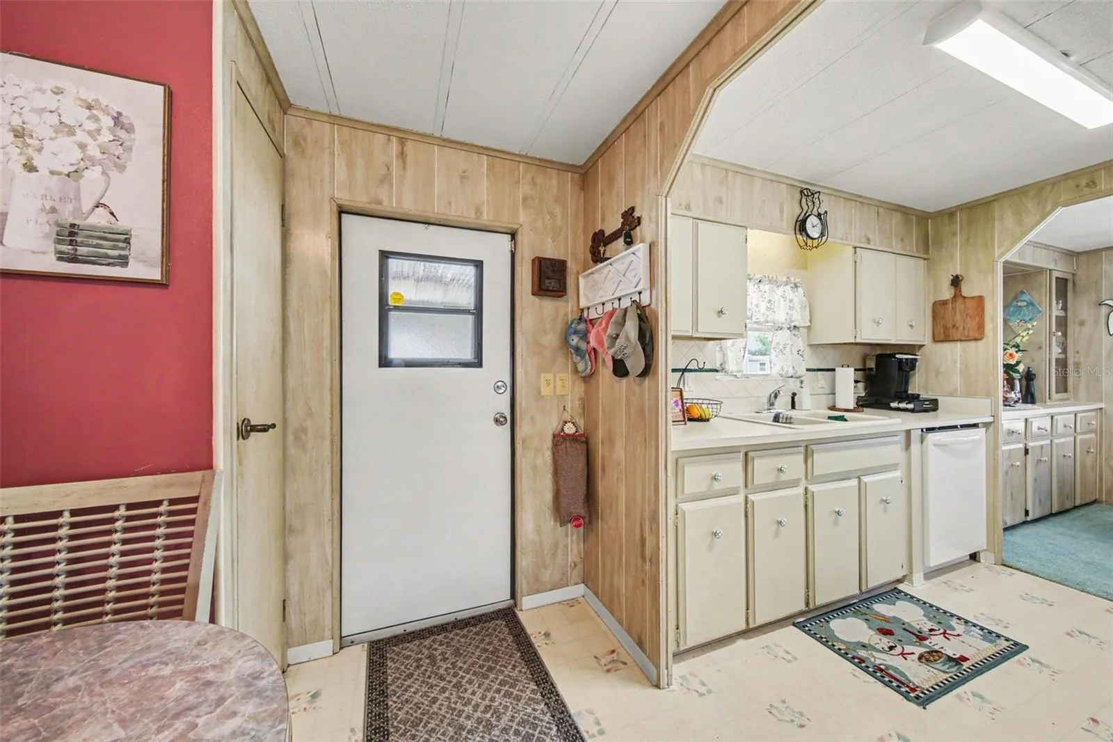 Entry to kitchen