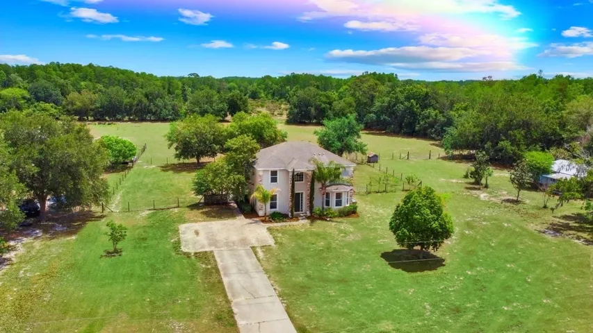 This what a home looks like with a little space between neighbors!
