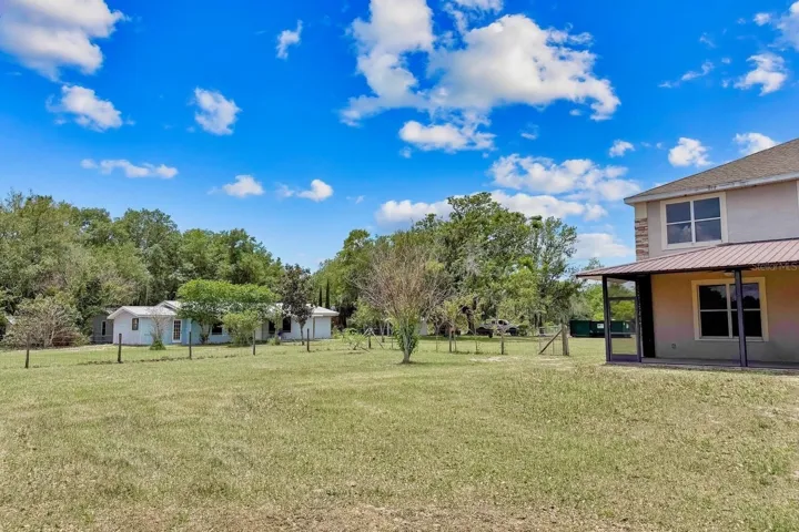 Cute cottage on 5 acres to the left!