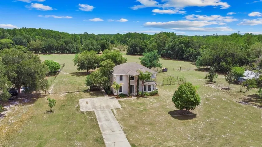 This what a home looks like with a little space between neighbors!