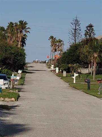 Enlarged view to Beach!