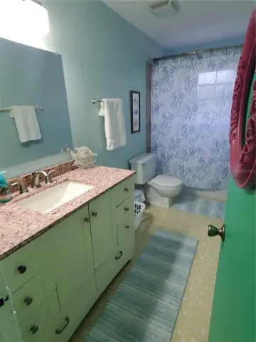 Guest Bathroom, very nice!