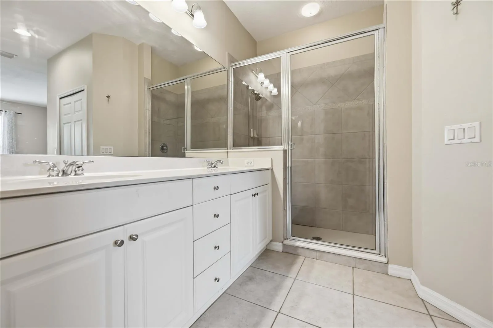 Double Sinks &amp; Walk-In Shower