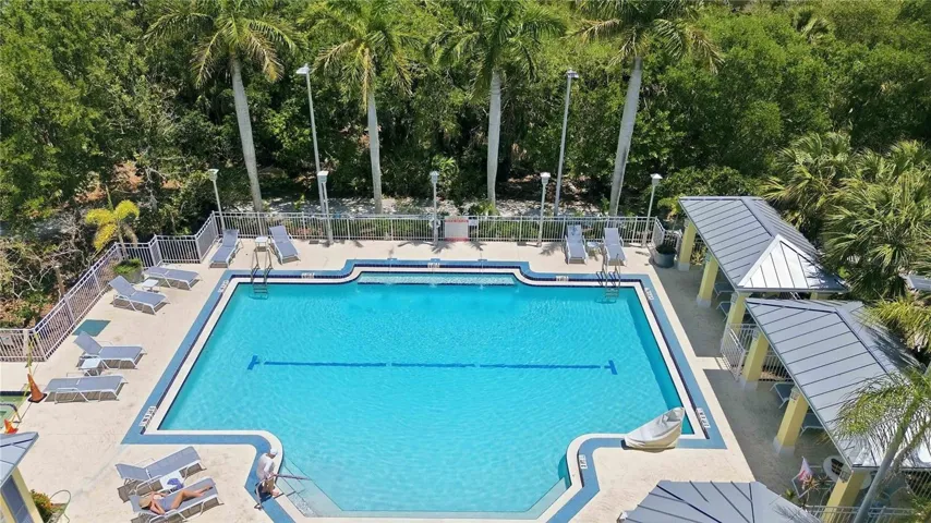 Community Heated Pool & Spa