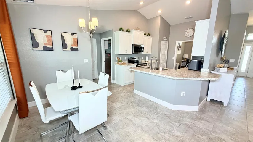 Kitchen and Breakfast area