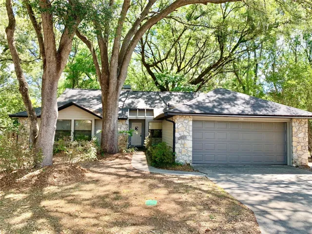 1017 SW 79th Ter
