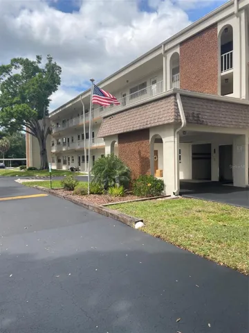 Parkwood Square Condos