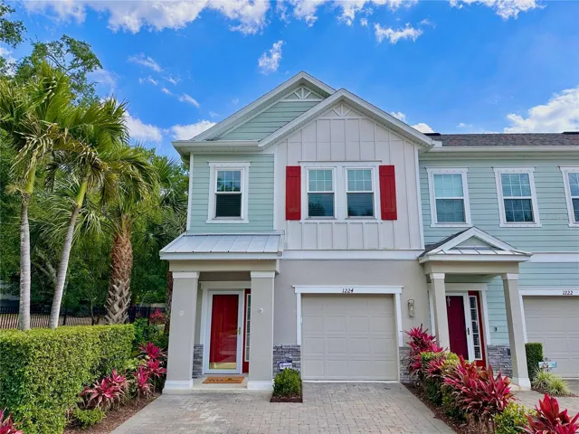 Welcome to Aqua Solis- end unit townhome