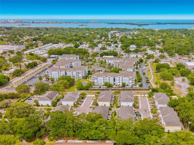 Boutique community 1 mile from downtown Dunedin & waterfront