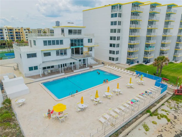 Oceanfront swimming pool