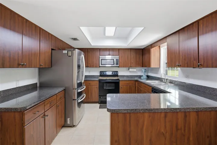 Large Kitchen with plenty of storage