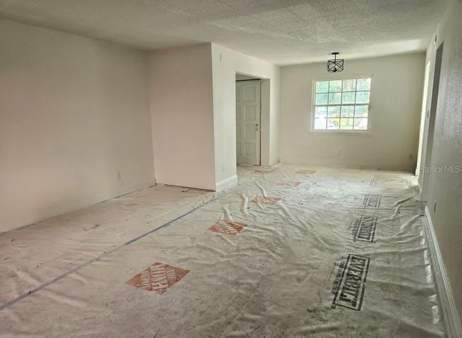 Lliving/Dining Room