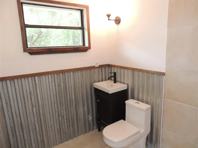 Bath 2 in Family Room