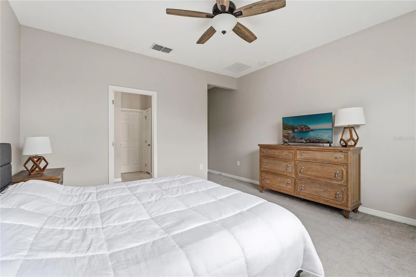 Expansive primary suite