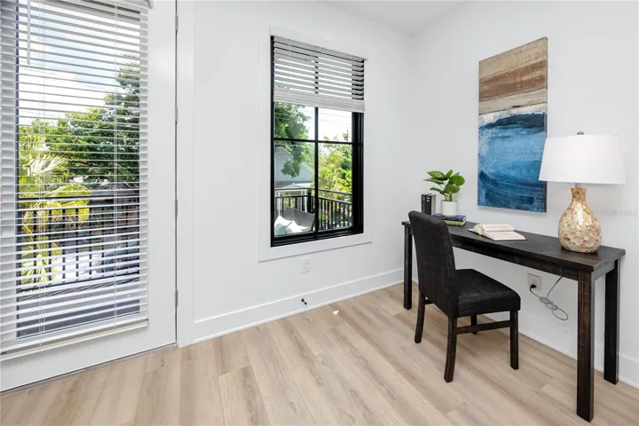 Perfect Space in Living Room for a desk