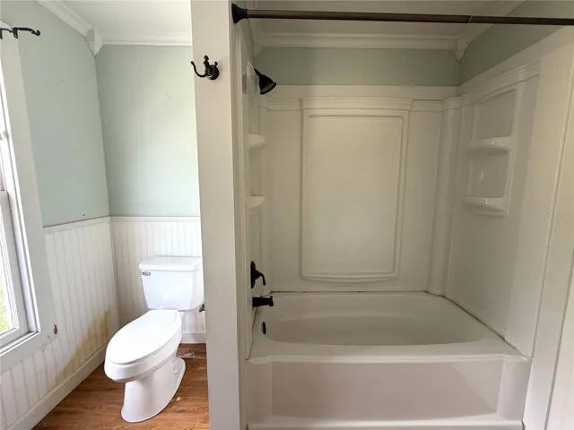 2ND BATHROOM