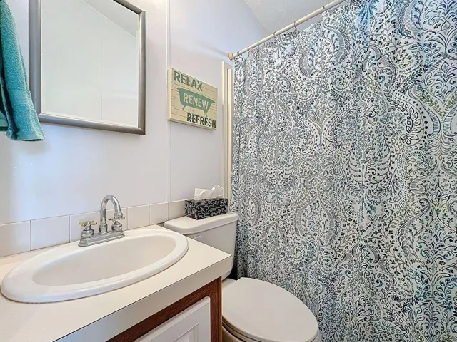 Full Bathroom