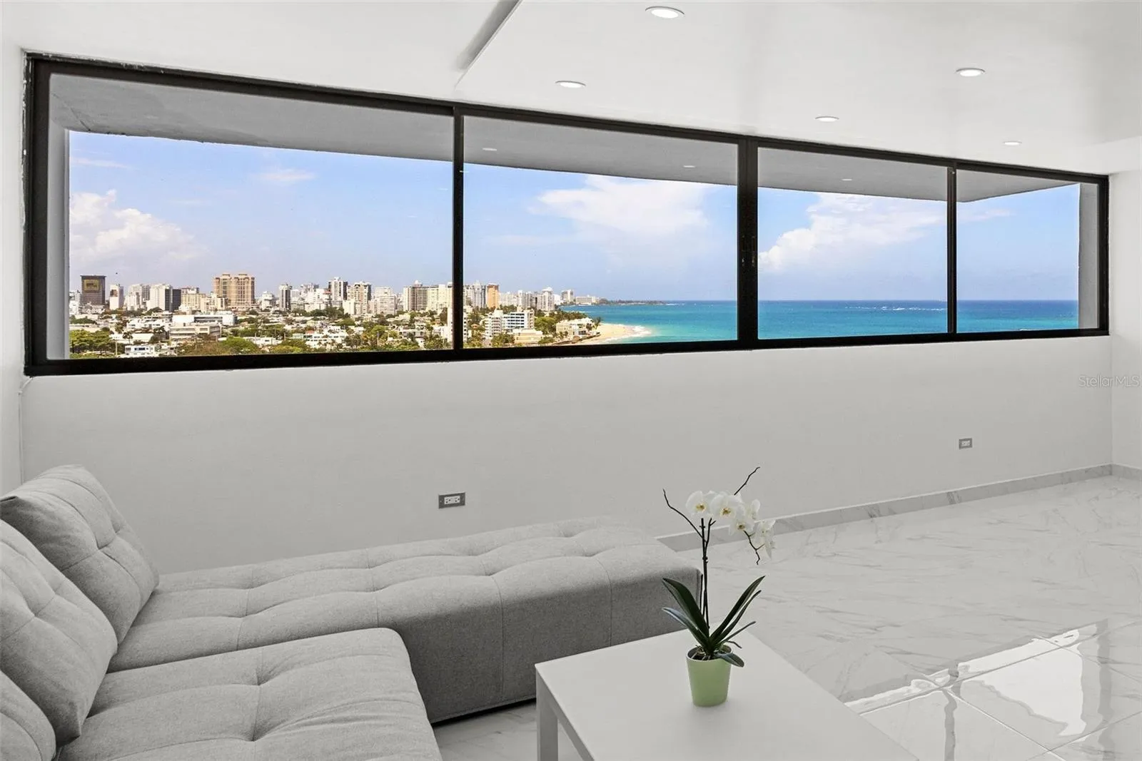 The Terrace 12F | Punta Las Marías