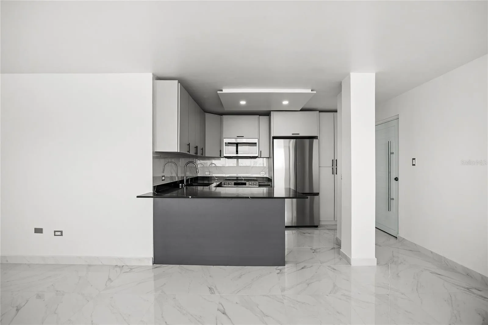 The Terrace 12F | Kitchen
