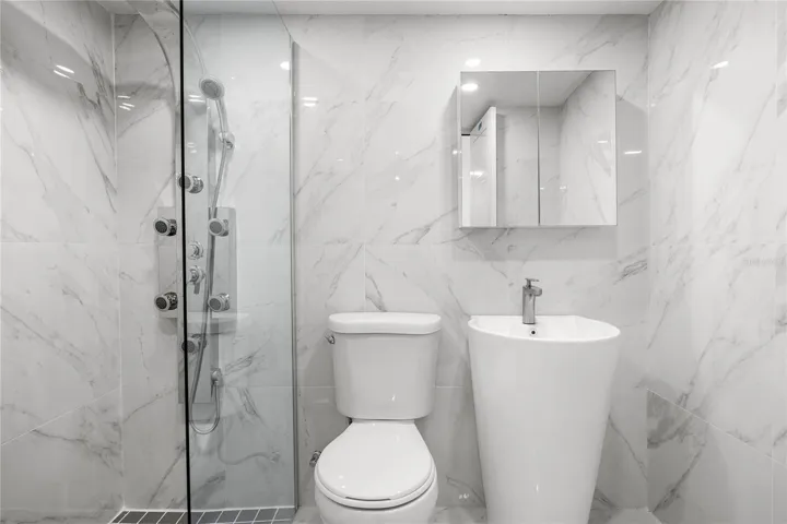 The Terrace 12F | Primary Bathroom