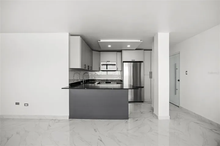 The Terrace 12F | Kitchen