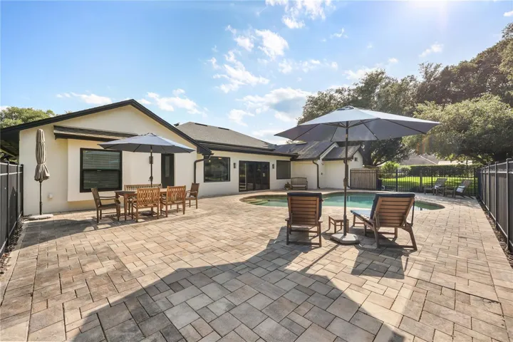 SPACIOUS POOL DECK