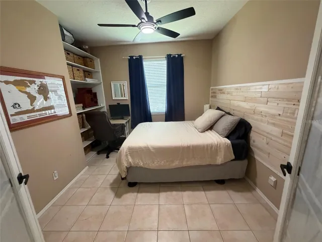 2rd bedroom/den