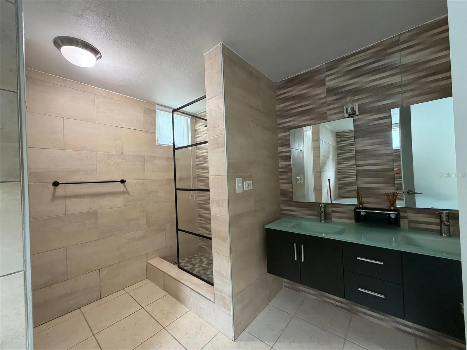 baño cuarto master remodelado