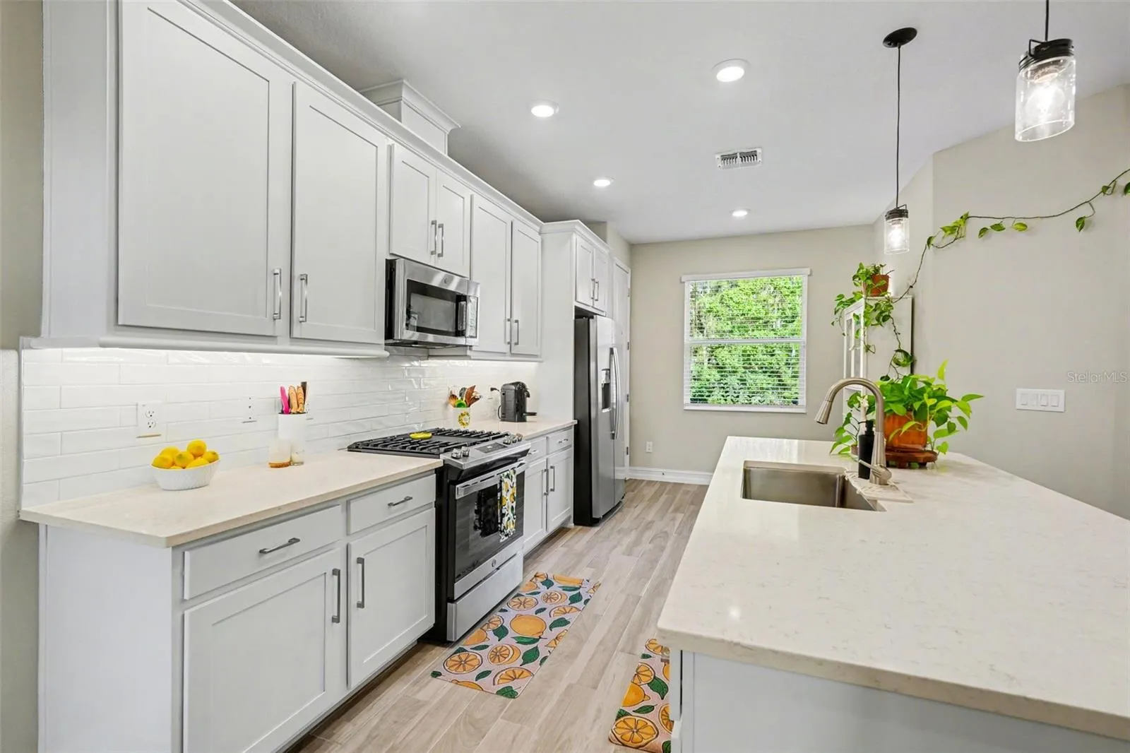 Soft Close doors &amp; Drawers - Single Bowl Sink