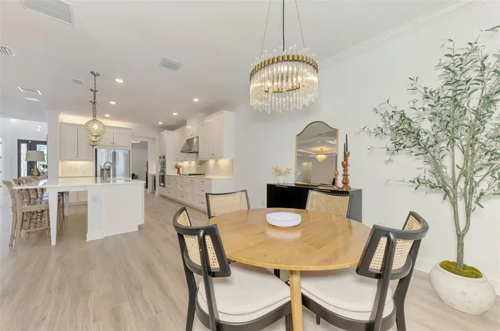 Breakfast room