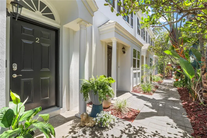 2-H Front Entryway