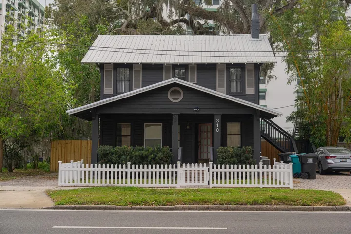 Versatile Duplex – Live, Work & Invest